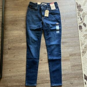 Levi Strauss 711 skinny jeans